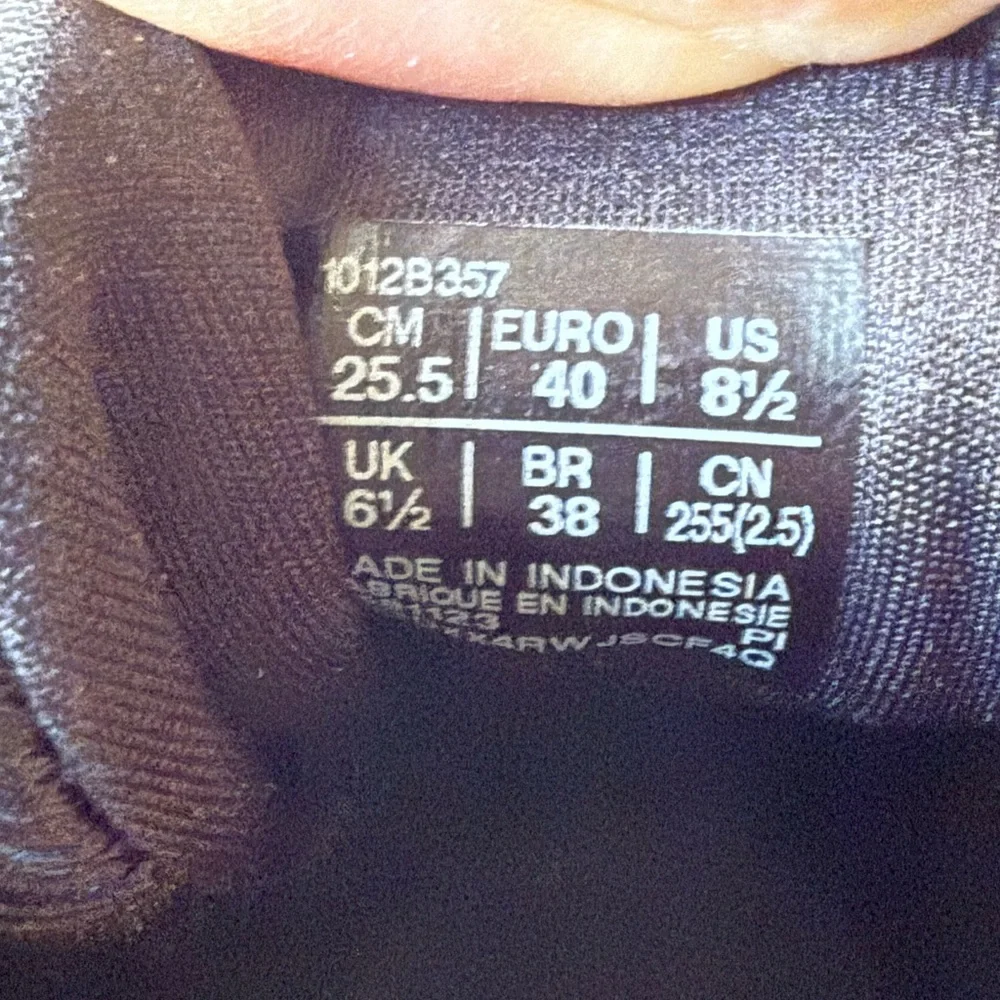 ASICS Women's Black and Blue Athletic Shoes Size 8.5 - Picture 5 of 7